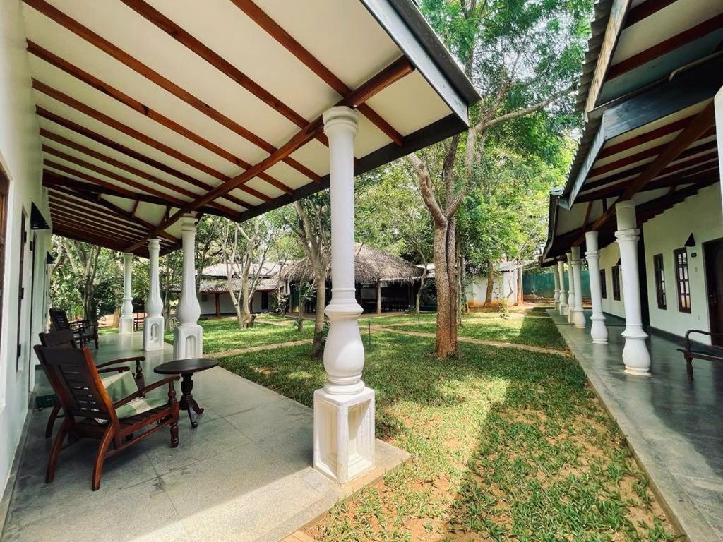 Kingfisher Resort Sigiriya Luaran gambar