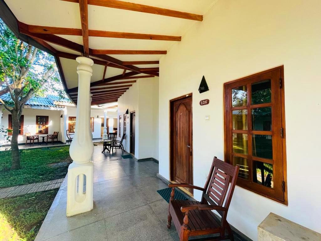 Kingfisher Resort Sigiriya Luaran gambar