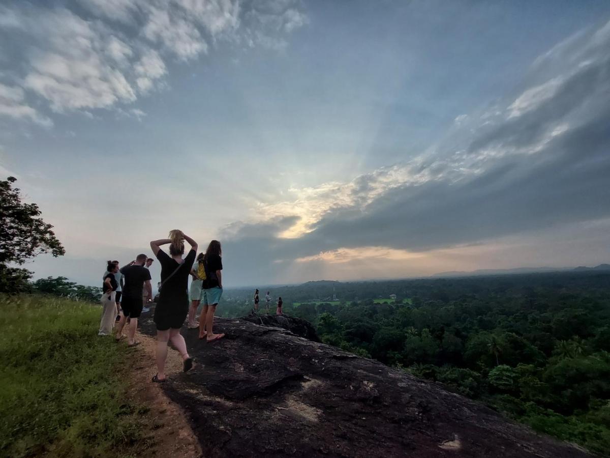 Kingfisher Resort Sigiriya Luaran gambar