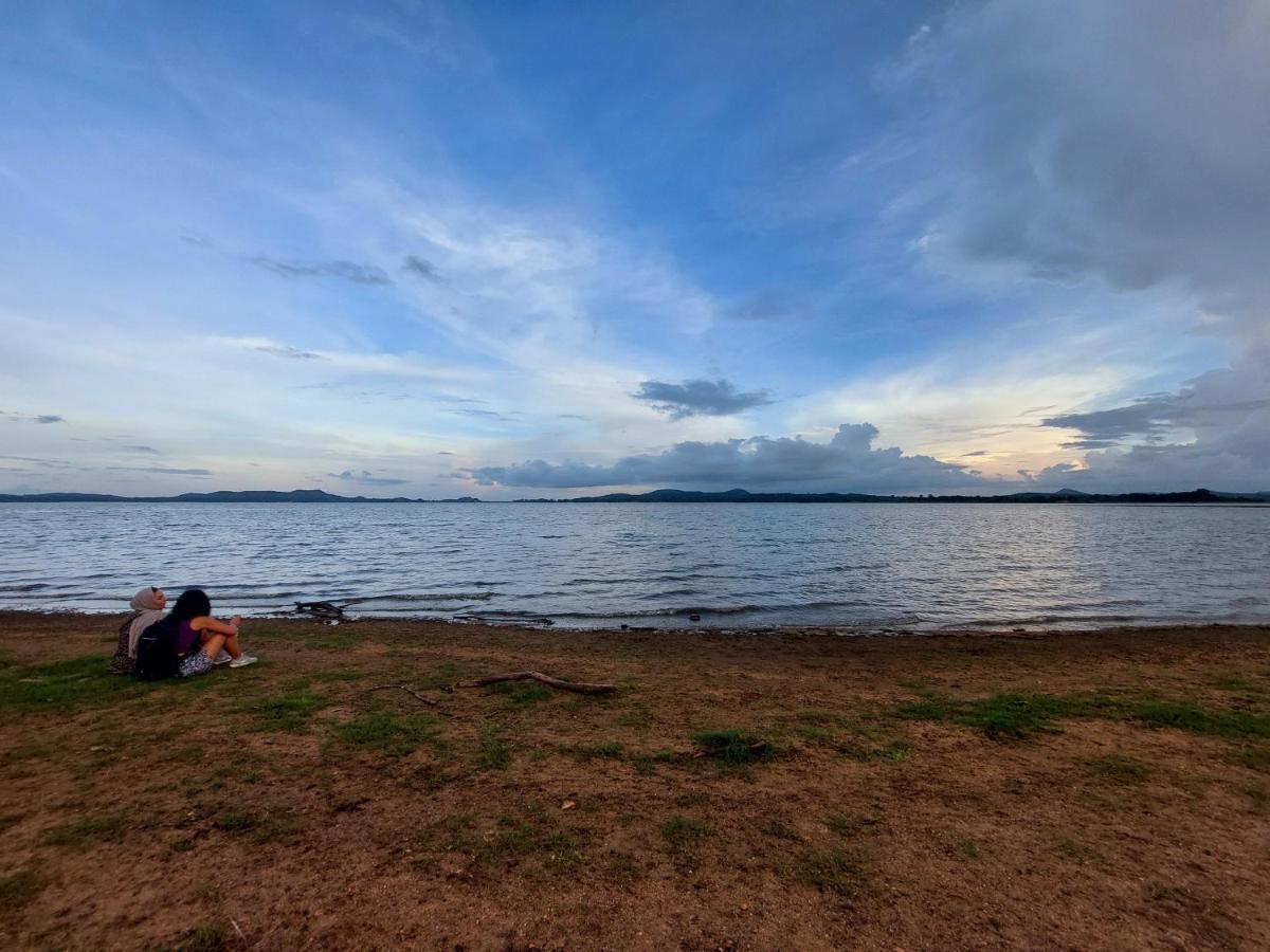 Kingfisher Resort Sigiriya Luaran gambar