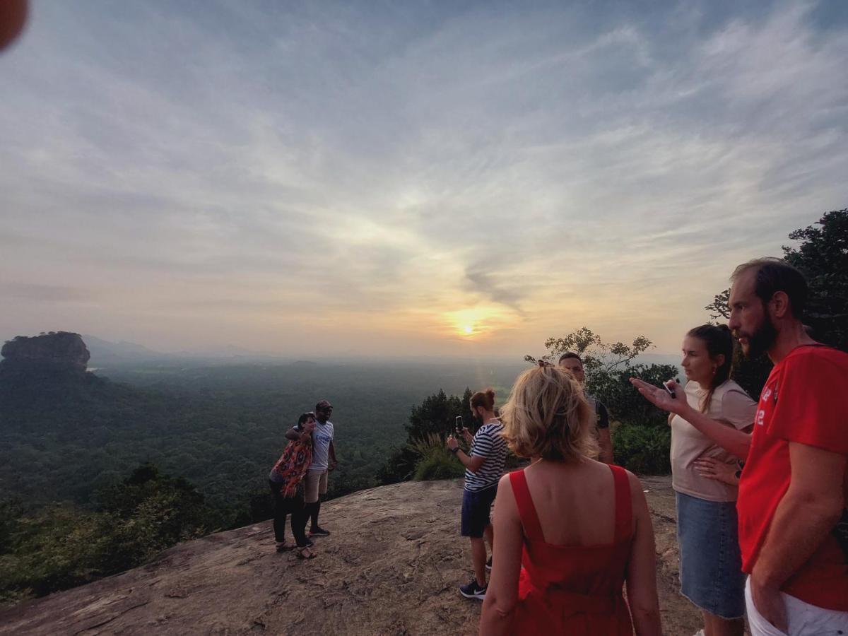 Kingfisher Resort Sigiriya Luaran gambar