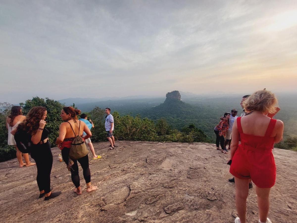 Kingfisher Resort Sigiriya Luaran gambar