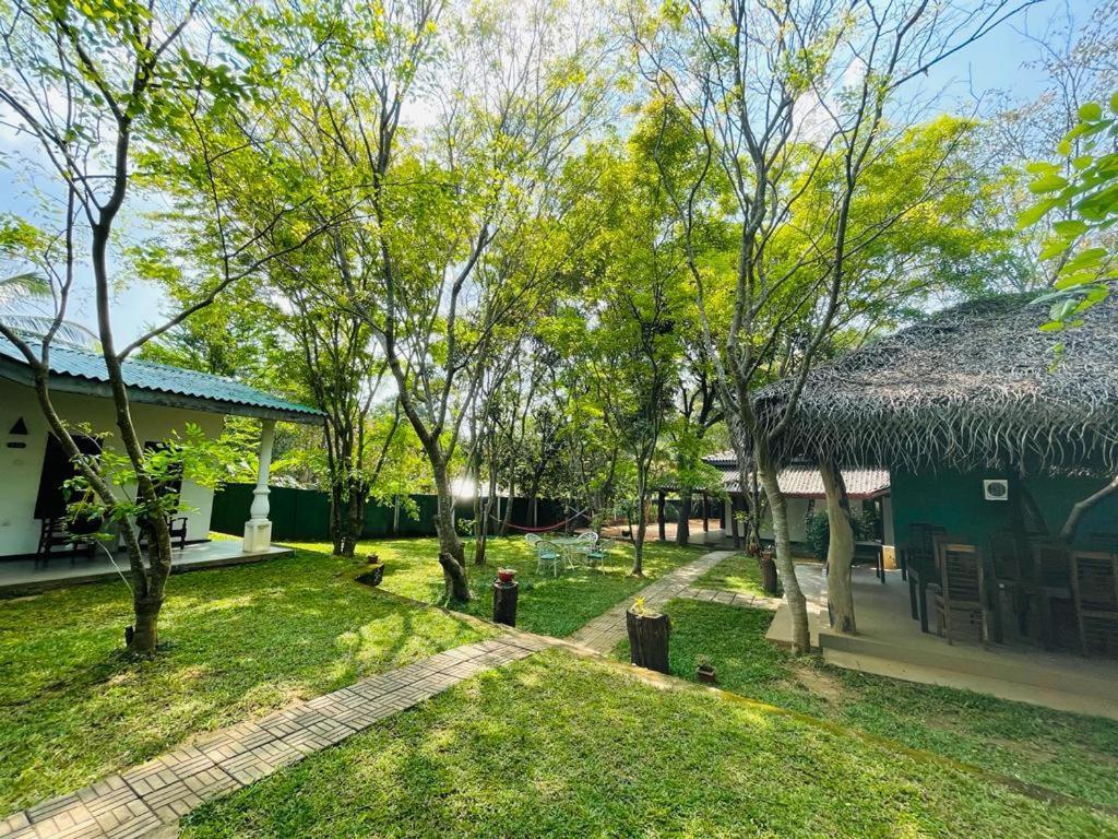 Kingfisher Resort Sigiriya Luaran gambar